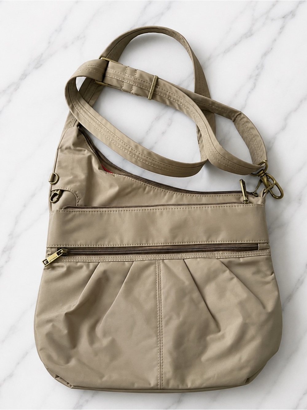 Travelon Crossbody Bag with RFID and many compartments